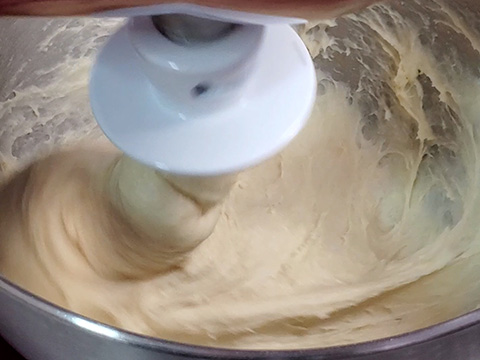 Stand mixer kneading dough