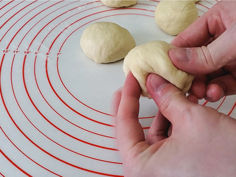 Shaping bun step 1