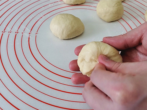 Shaping bun step 2