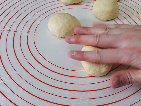 Shaping bun step 3