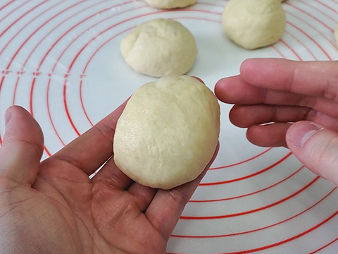 Finished shaping bun