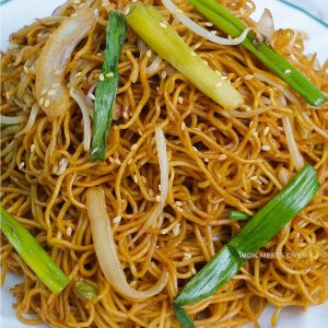 chow mein noodles in soy sauce
