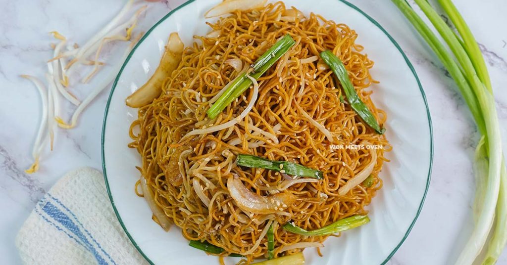 Landscape shot of chow mein noodles on plate