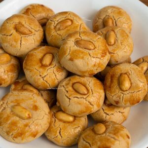 Traditional Chinese peanut cookies