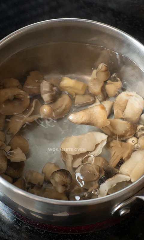 blanching mushrooms in pot