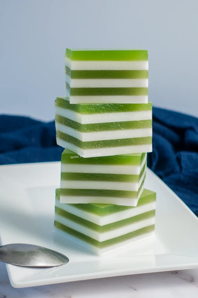 Vietnamese Pandan coconut milk jelly