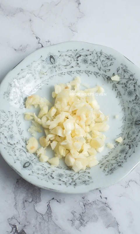 minced garlic on plate