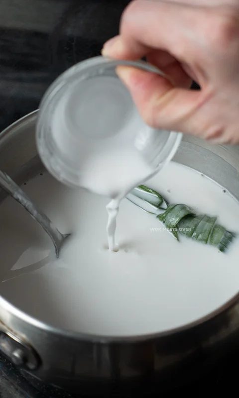 Adding in tapioca starch slurry into pot
