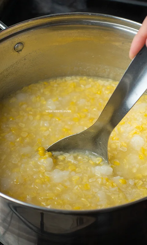 Stirring glutinous rice into corn kernels
