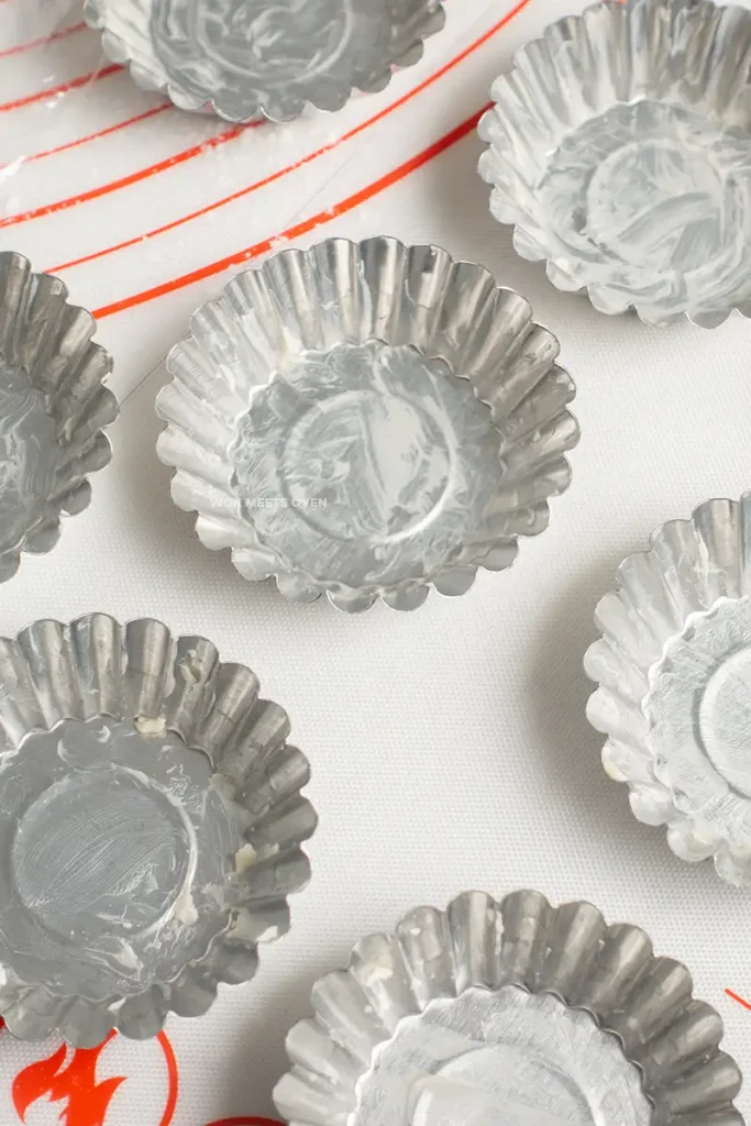 Butter added to egg tart molds