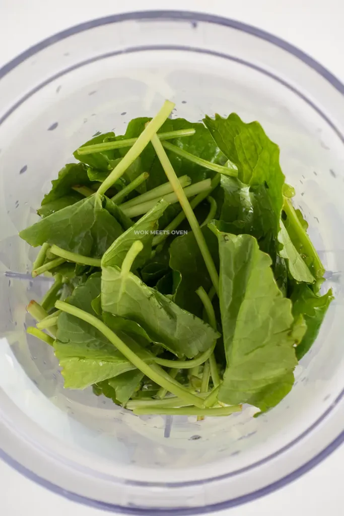 Pennywort inside of blender