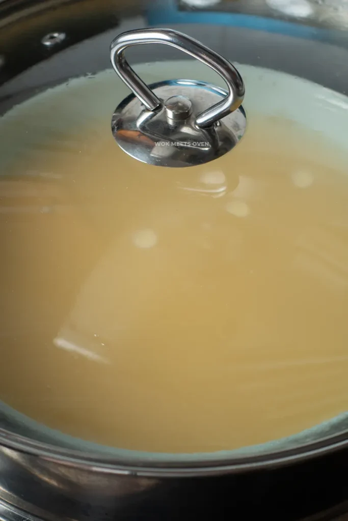 Steaming eggs in steamer