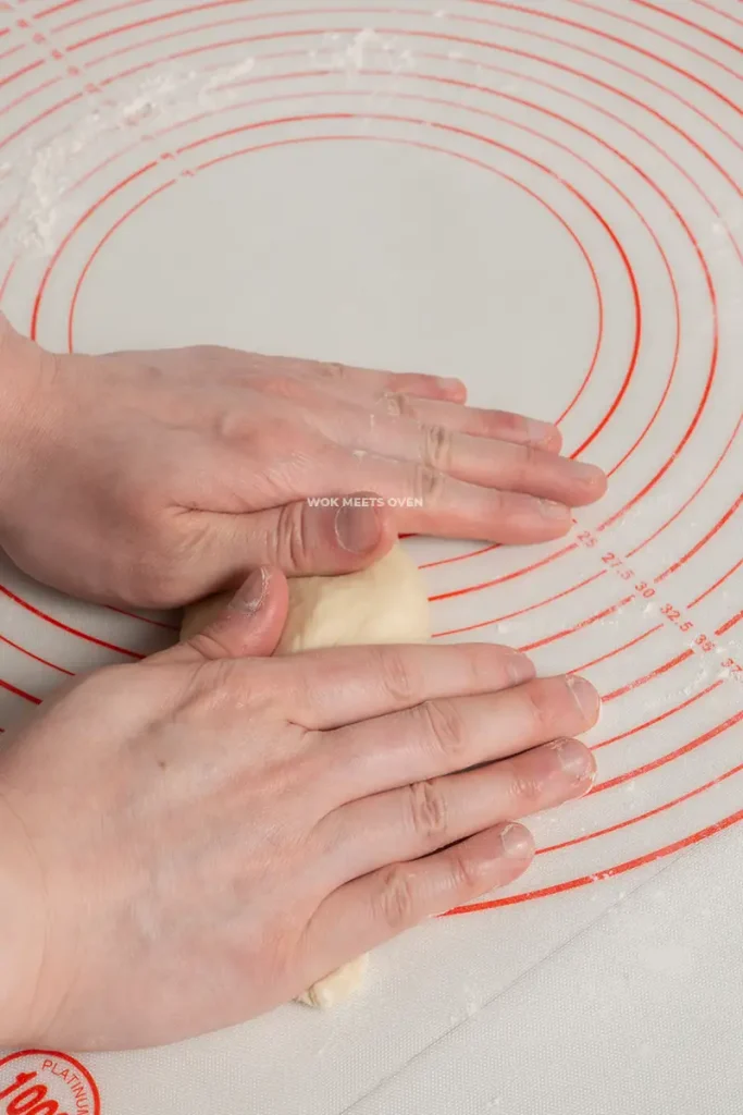 Hand kneading water dough 1