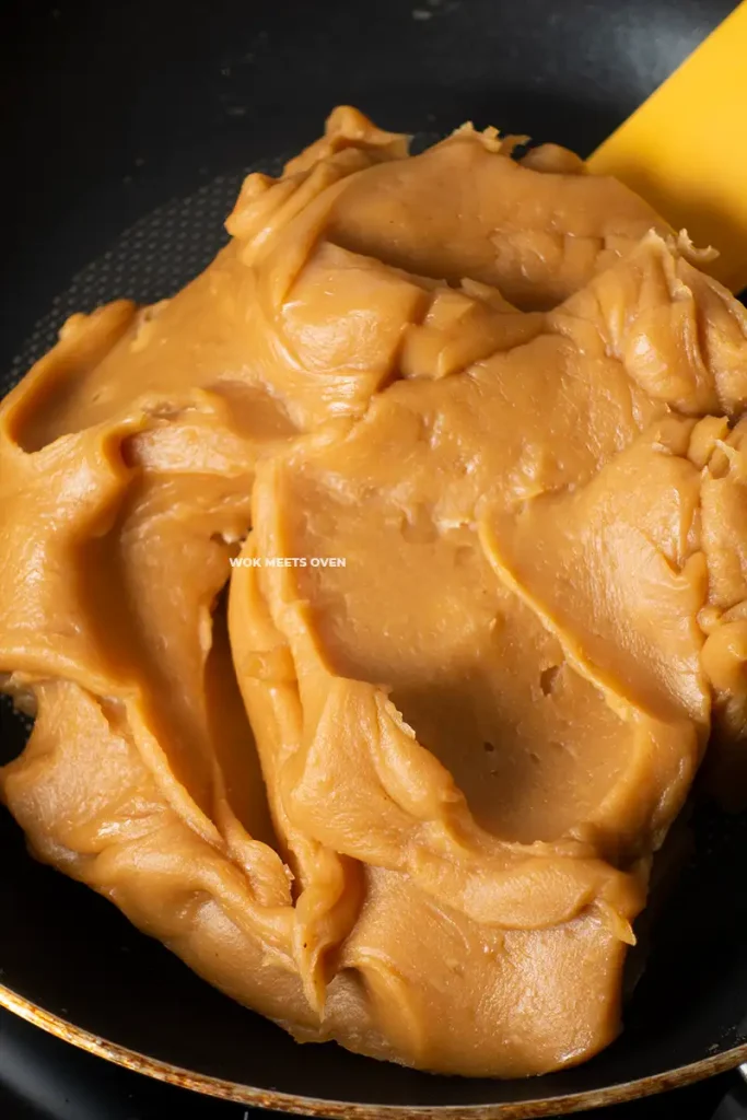 Lotus paste finished cooking