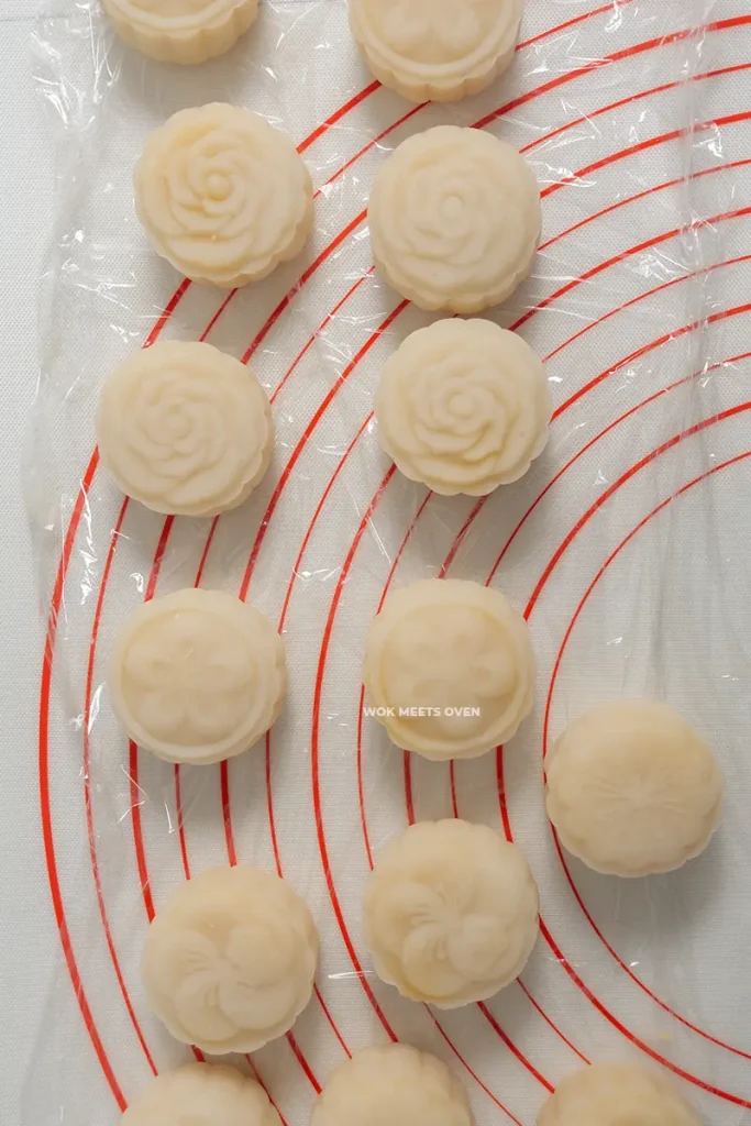 All moon cakes molded