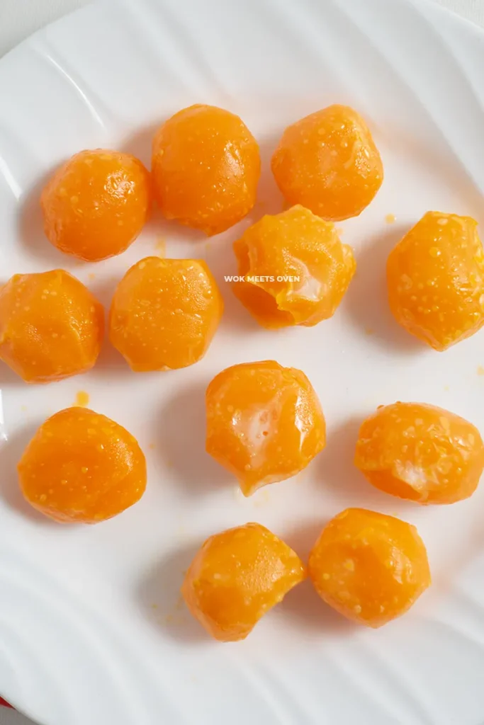 Finished steaming salted egg yolks