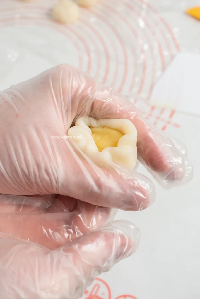 Shaping snow skin moon cake step 3