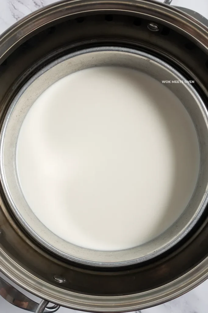 Preparing to steam snow skin dough