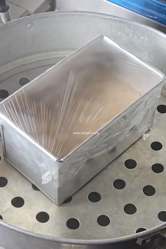 Steaming water chestnut cake