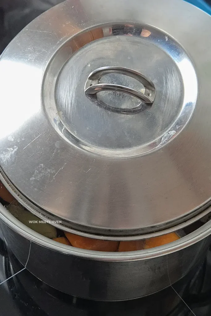 Covering pot with a lid