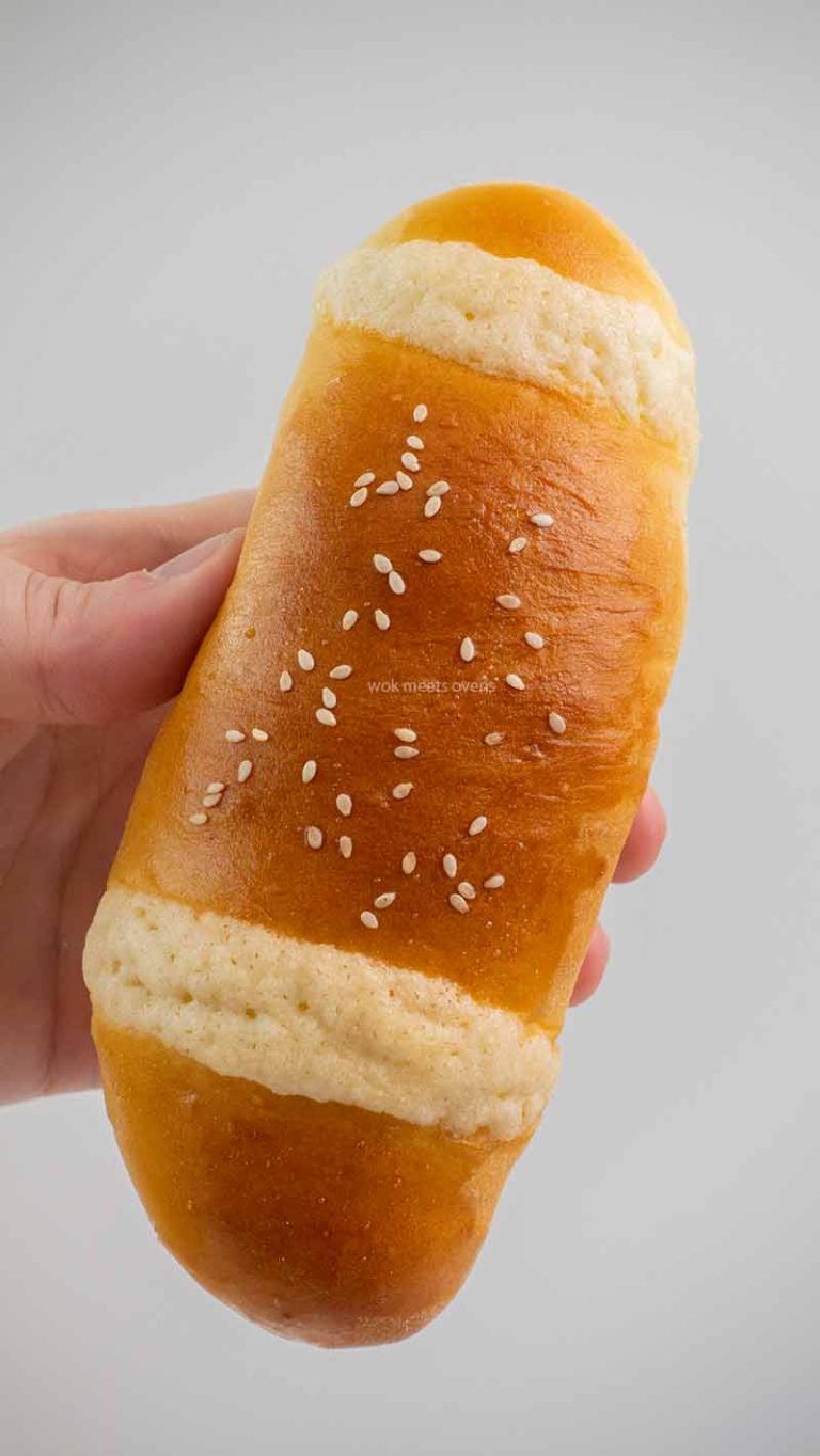 chinese coconut bun