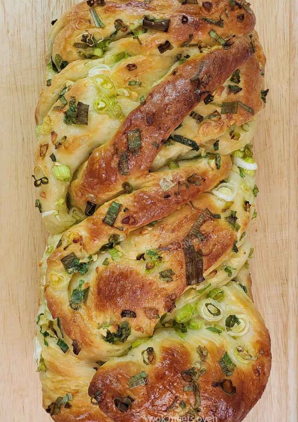 This Aromatic Green Onion Garlic Butter Bread Will Leave You Speechless!