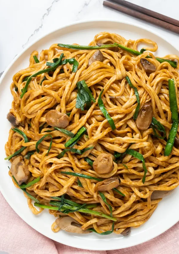 Braised E-Fu Noodles With Mushrooms