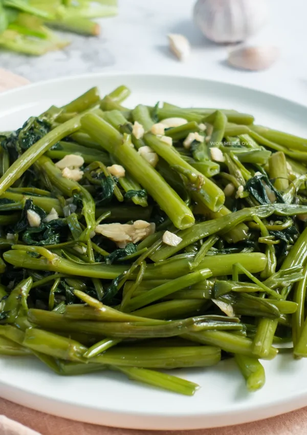 Vietnamese Water Spinach Stir Fry With Garlic