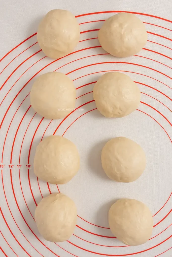 Dough pieces shaped into round balls