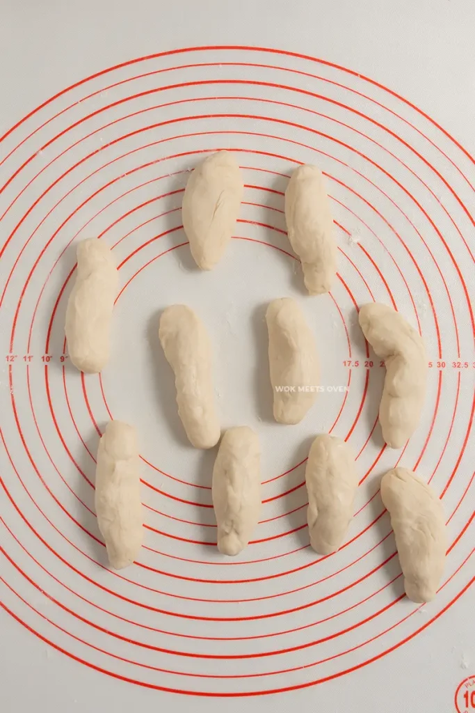 10 pieces of slightly rolled dough