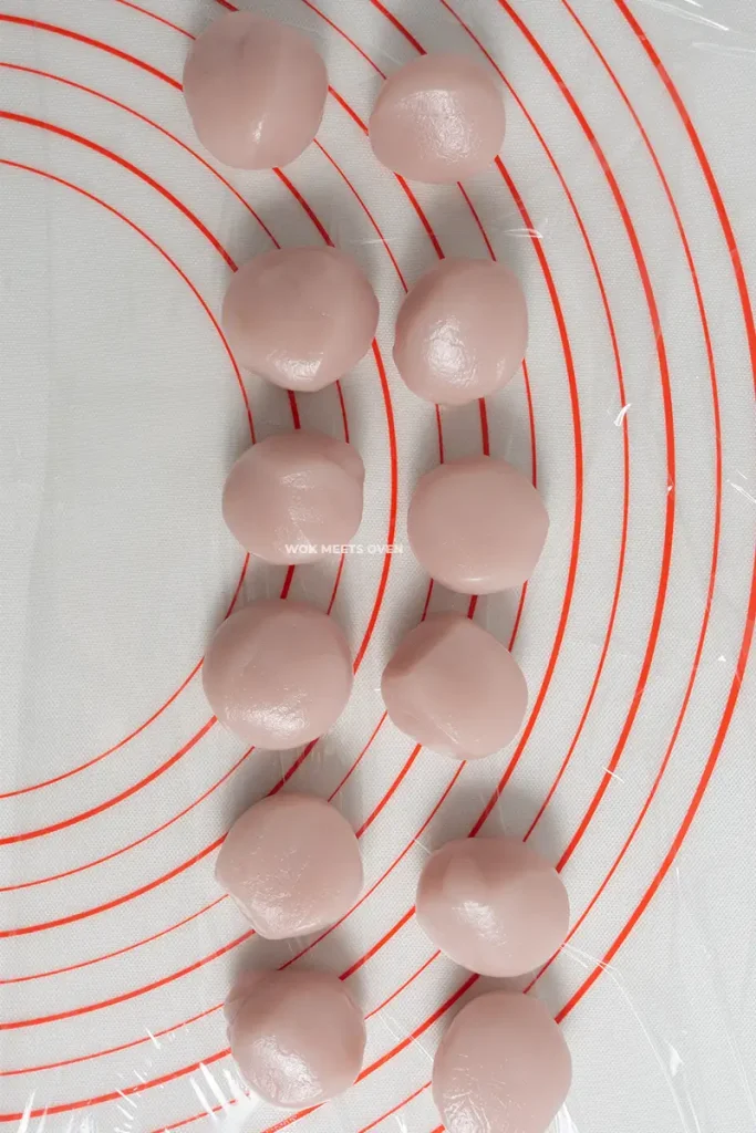 Snow skin dough shaped into balls