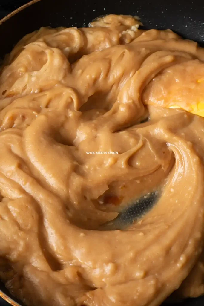 Finished mixing caramelized sugar and oil with lotus paste