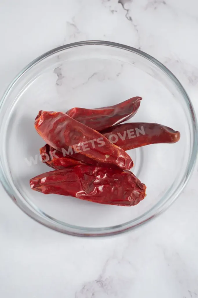 Uncut dried chili peppers