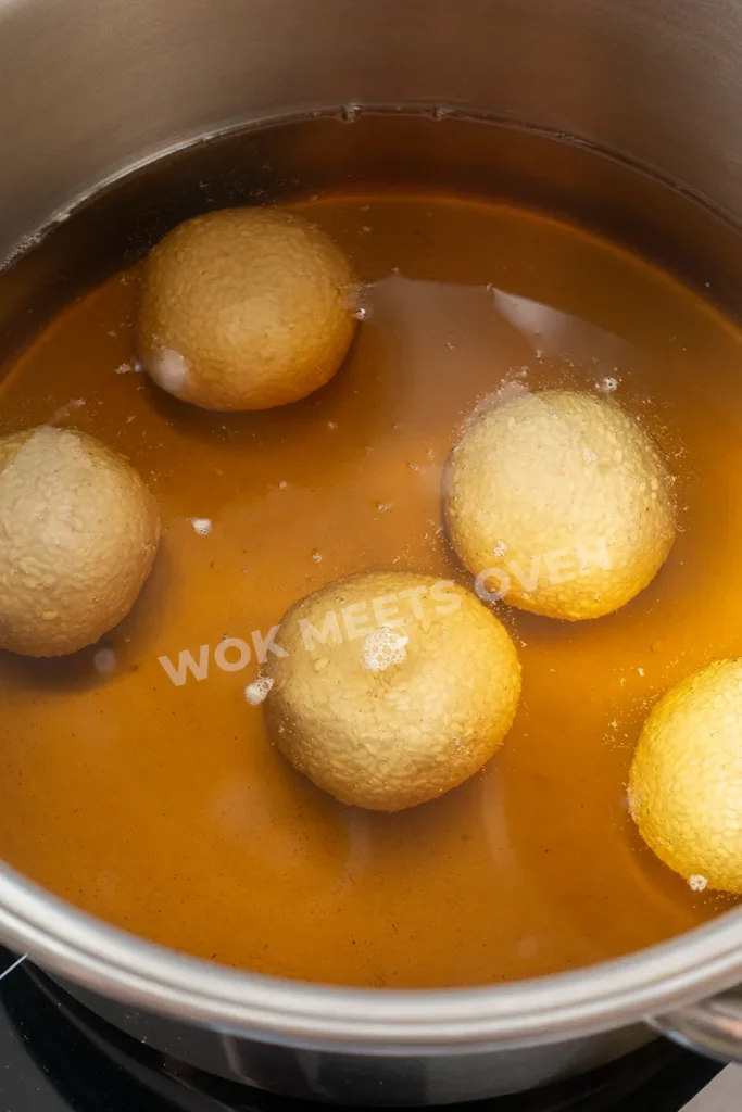Sesame balls added to oil