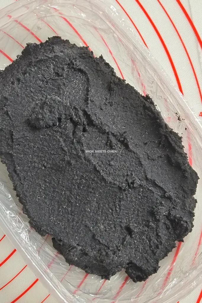 Sesame filling frozen solid