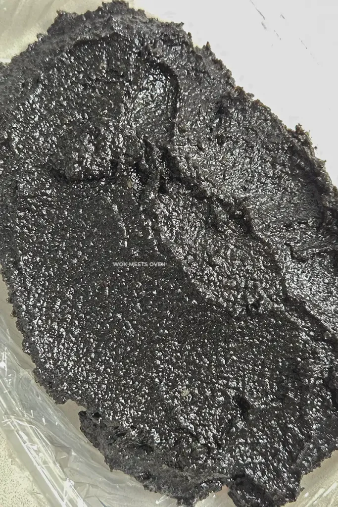 Sesame filling transferred to container