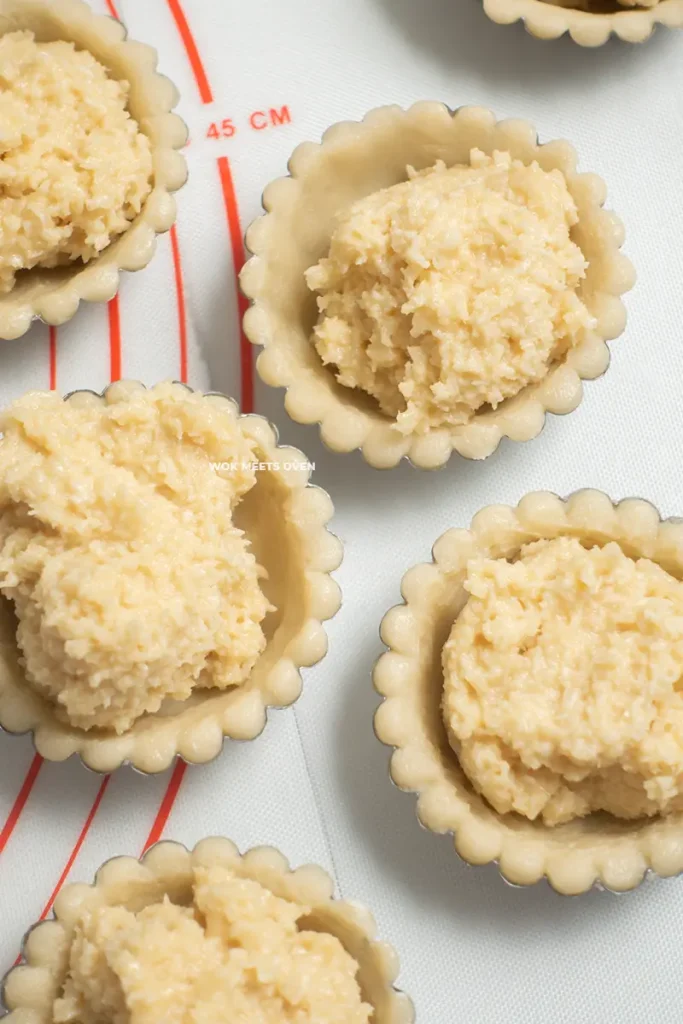 Adding filling to tart crust